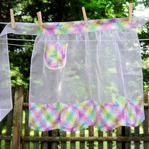 VTG Lavender Illusion Hostess Apron Rainbow Print